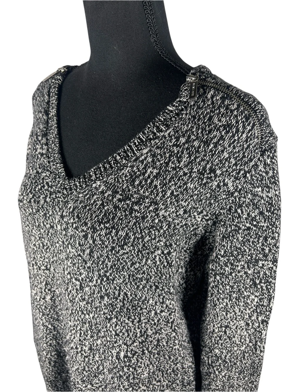Michael Kors Black and White V-Neck Zipper Shoulder Sweater, Size Medium